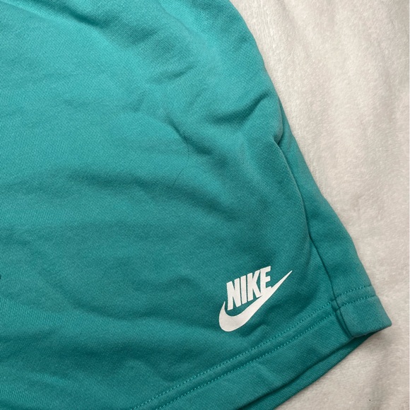 Nike Shorts Teal - Picture 2 of 4